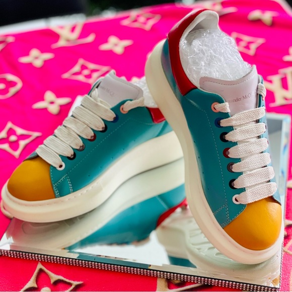 Alexander McQueen Host Pick β₯οΈ Authentic - Picture 3 of 13